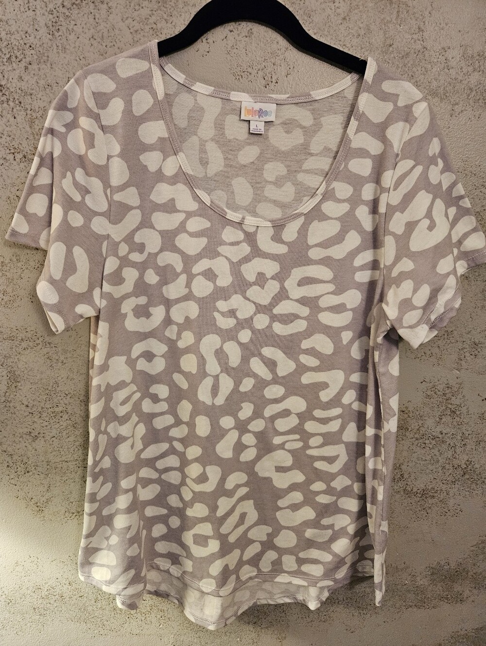 Lularoe Classic T top grey and white cheetah print size large
